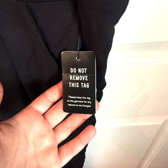 Express Black Cotton Long Sleeved Jumpsuit. NWT. Structured Shoulders Small - Picture 4 of 6